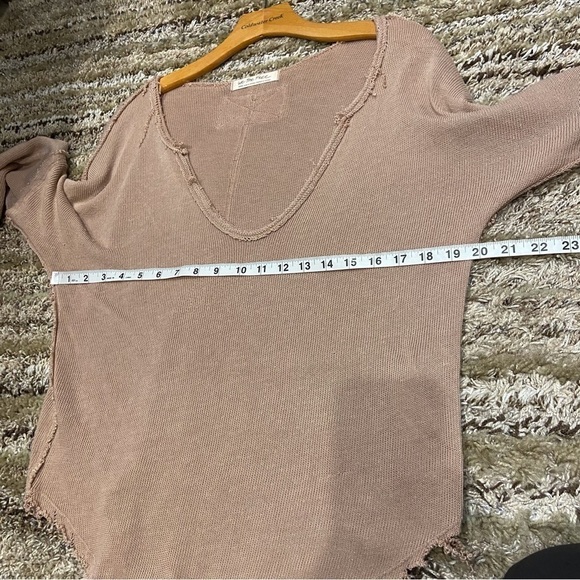 We The Free People Small Sweater Loose Knit V Neck Exposed Seams - Picture 11 of 11